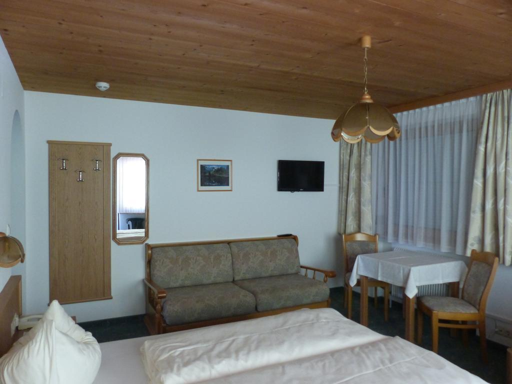 טוקס Gaestehaus Alpenland חדר תמונה